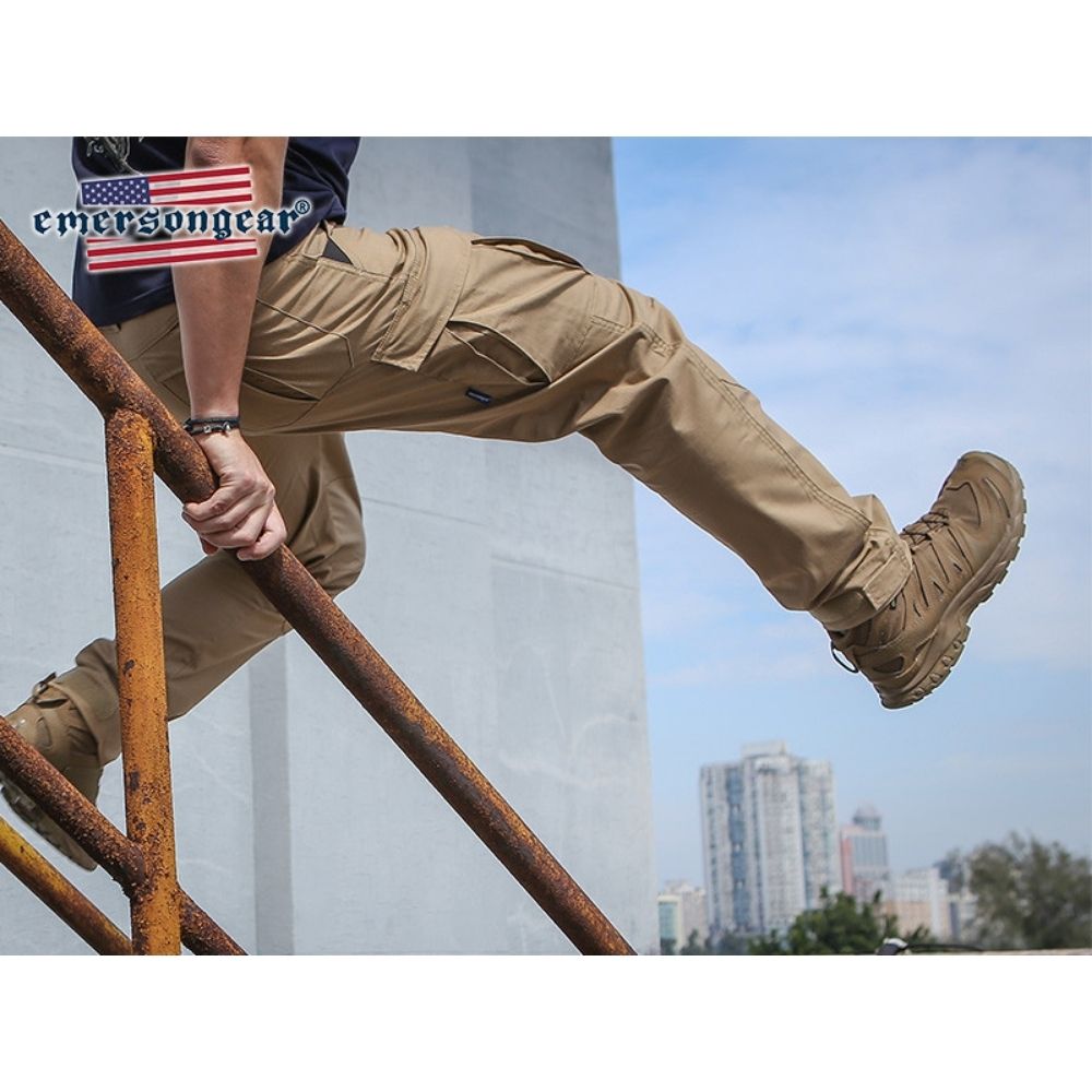 Pantalón Emerson Blue Label calce ergonómico khaki (34W)